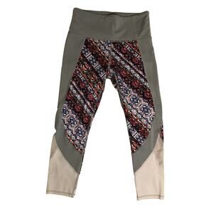 Athleta Nomad Salutation Mesh Capri Active leggings size XS
